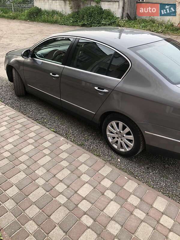 Седан Volkswagen Passat 2007 в Рогатині