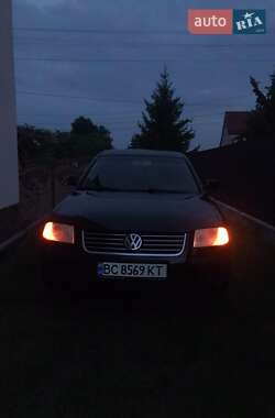 Седан Volkswagen Passat 2001 в Львові