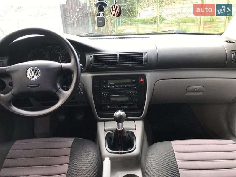 Седан Volkswagen Passat 2001 в Львове