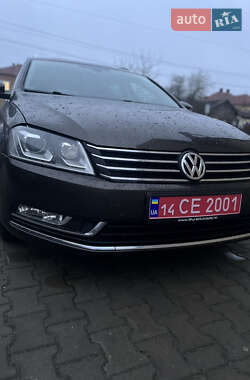 Универсал Volkswagen Passat 2012 в Львове