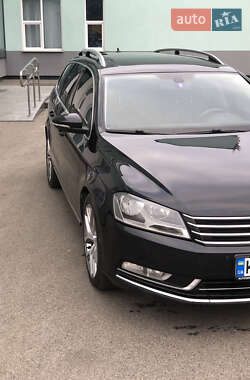 Универсал Volkswagen Passat 2012 в Киеве