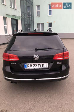 Універсал Volkswagen Passat 2012 в Києві