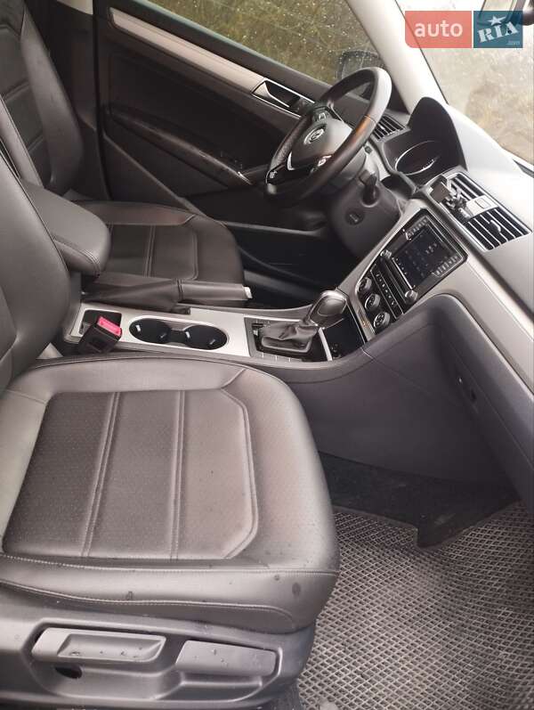 Седан Volkswagen Passat 2019 в Киеве