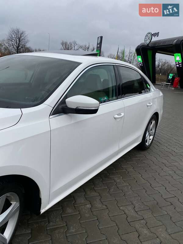 Седан Volkswagen Passat 2012 в Стрые