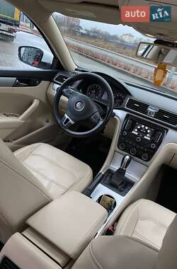 Седан Volkswagen Passat 2012 в Стрые