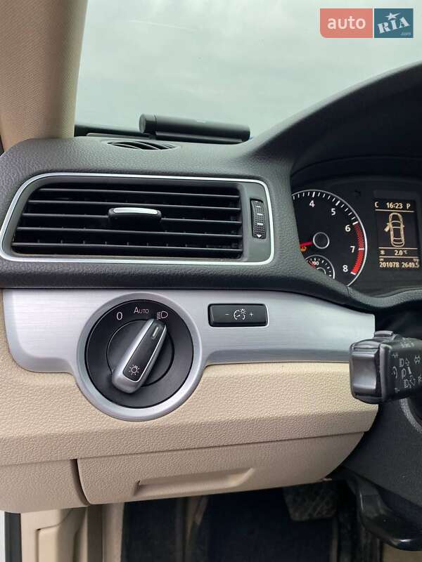 Седан Volkswagen Passat 2012 в Стрые