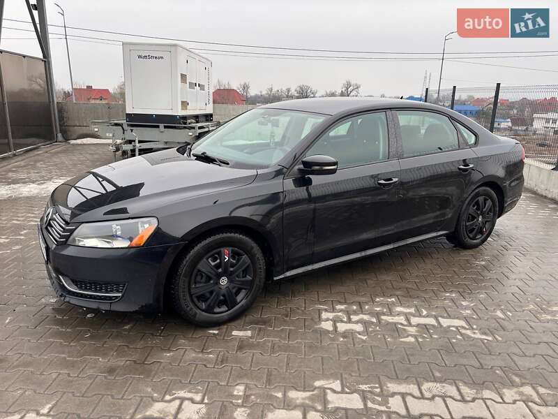 Седан Volkswagen Passat 2012 в Киеве