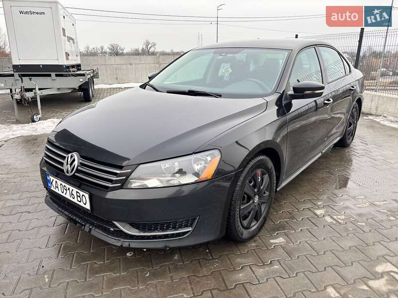 Седан Volkswagen Passat 2012 в Киеве