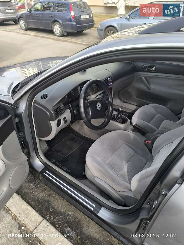 Универсал Volkswagen Passat 2003 в Вышгороде