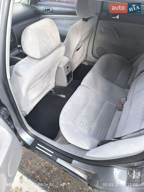 Универсал Volkswagen Passat 2003 в Вышгороде