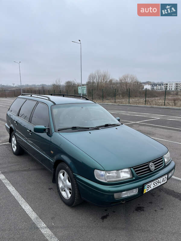 Универсал Volkswagen Passat 1995 в Ровно