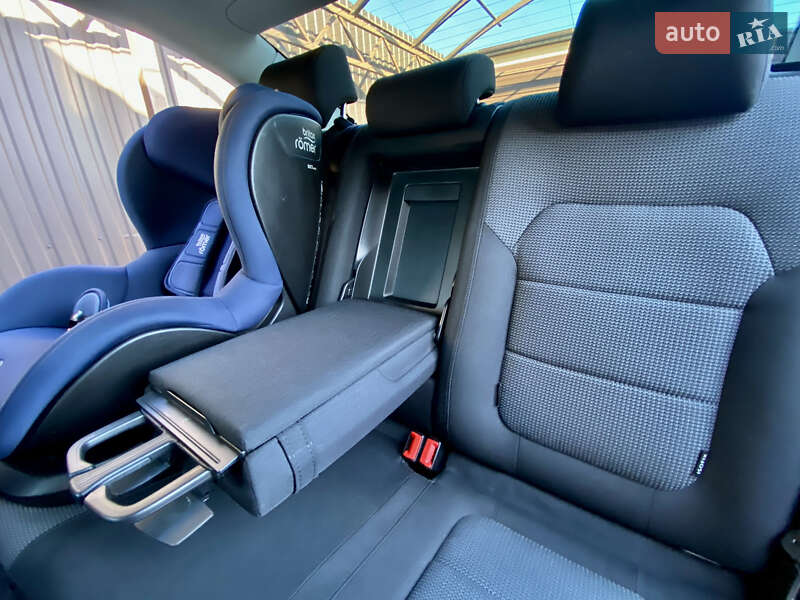 Седан Volkswagen Passat 2012 в Ужгороде