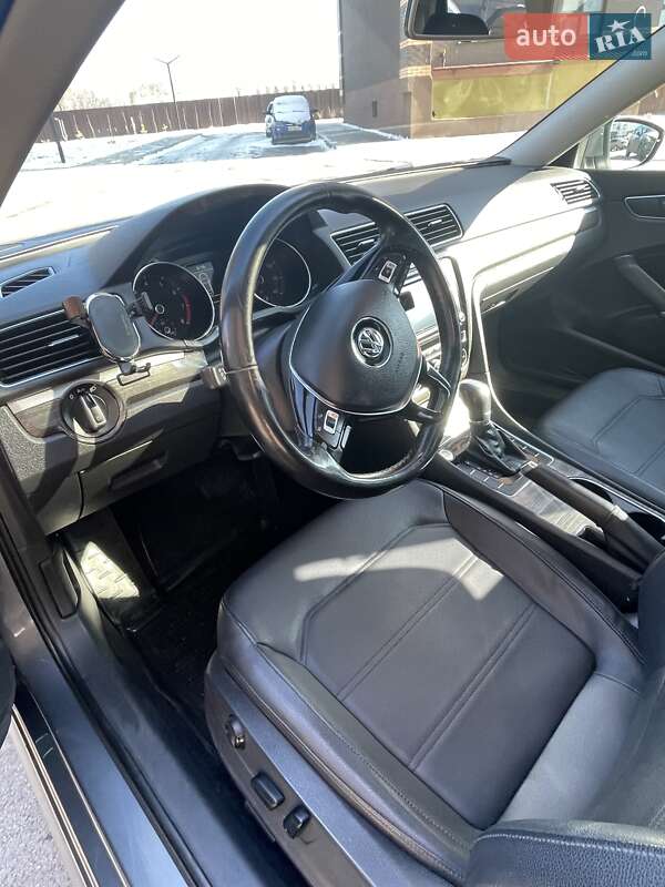 Седан Volkswagen Passat 2016 в Чернигове