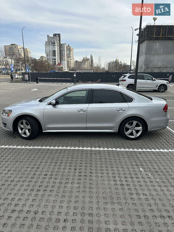 Седан Volkswagen Passat 2012 в Киеве