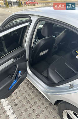 Седан Volkswagen Passat 2012 в 
