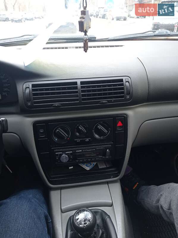 Седан Volkswagen Passat 1997 в Киеве