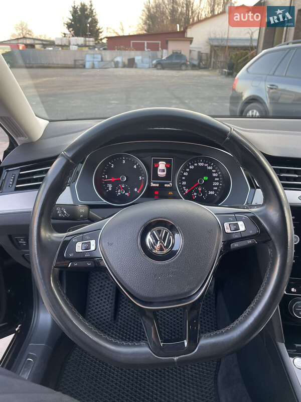Седан Volkswagen Passat 2017 в Мукачево