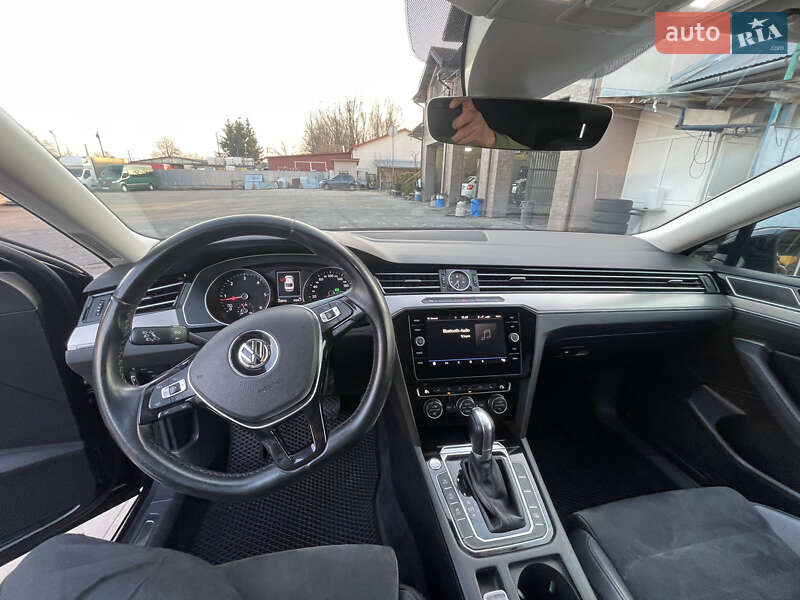 Седан Volkswagen Passat 2017 в Мукачево