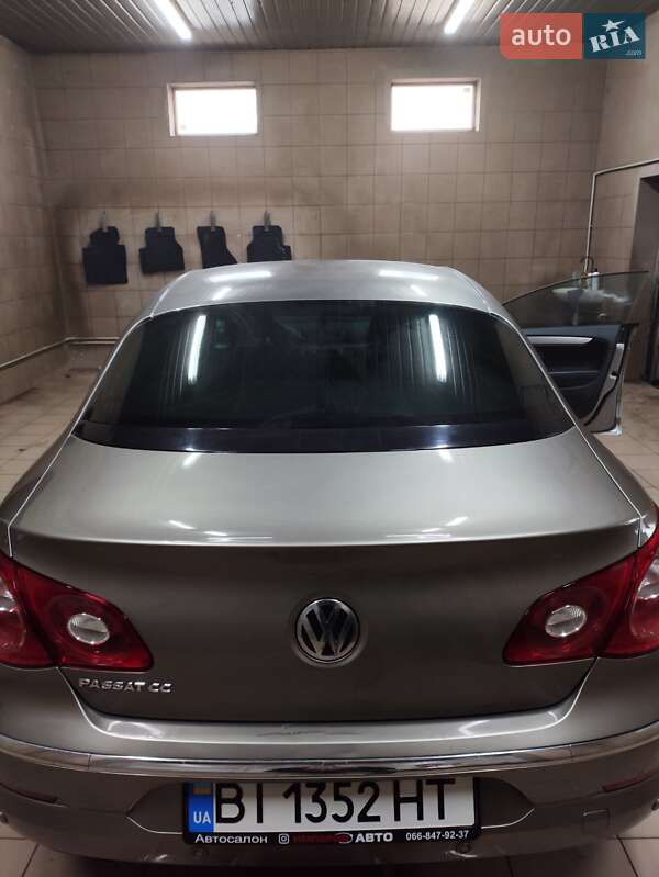 Купе Volkswagen Passat 2011 в Кременчуці