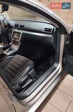 Купе Volkswagen Passat 2011 в 