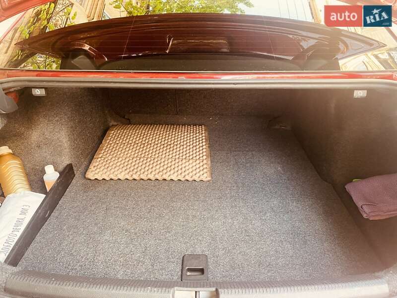 Седан Volkswagen Passat 2015 в Львове