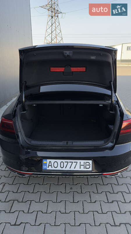 Седан Volkswagen Passat 2020 в Мукачевому