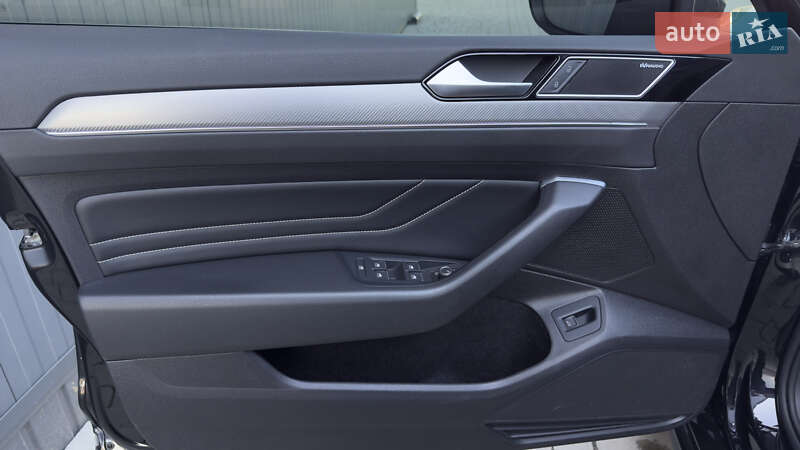 Седан Volkswagen Passat 2020 в Мукачевому
