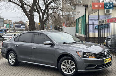 Седан Volkswagen Passat 2018 в Николаеве