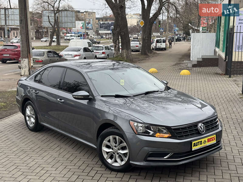 Седан Volkswagen Passat 2018 в Николаеве