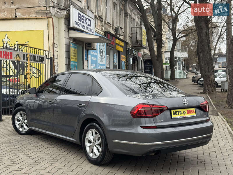 Седан Volkswagen Passat 2018 в Николаеве
