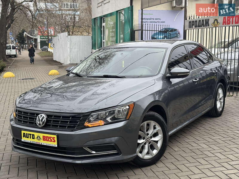Седан Volkswagen Passat 2018 в Николаеве