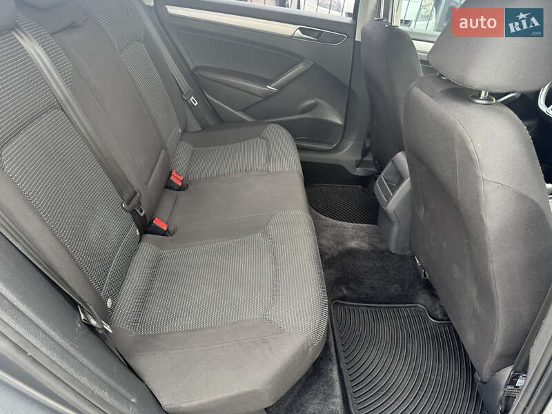 Седан Volkswagen Passat 2018 в Николаеве