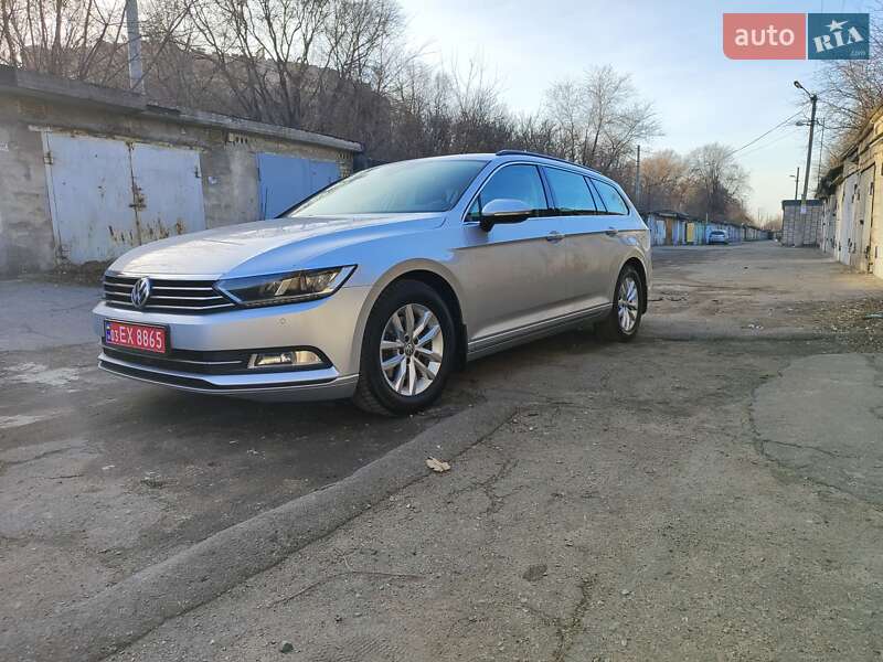 Универсал Volkswagen Passat 2018 в Каменском