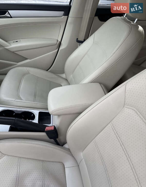 Седан Volkswagen Passat 2012 в Кривом Роге