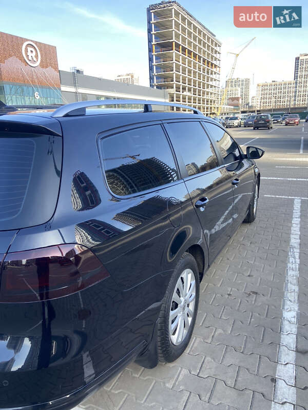 Універсал Volkswagen Passat 2014 в Києві