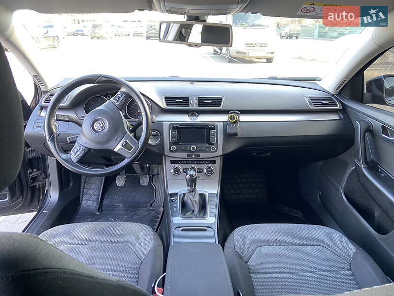 Універсал Volkswagen Passat 2014 в Києві