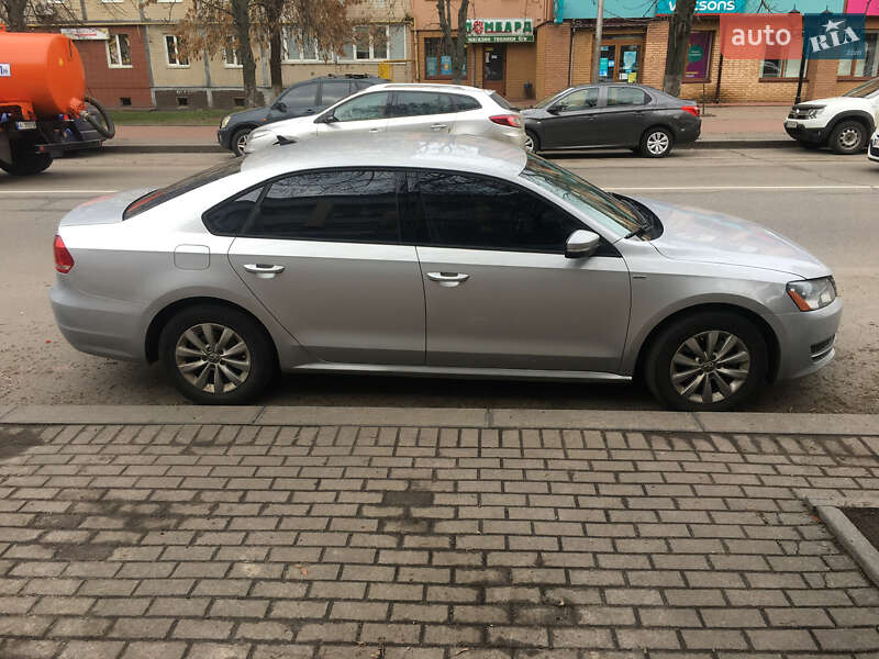 Седан Volkswagen Passat 2014 в Киеве