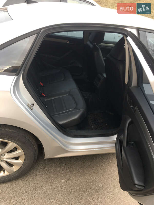 Седан Volkswagen Passat 2014 в Киеве