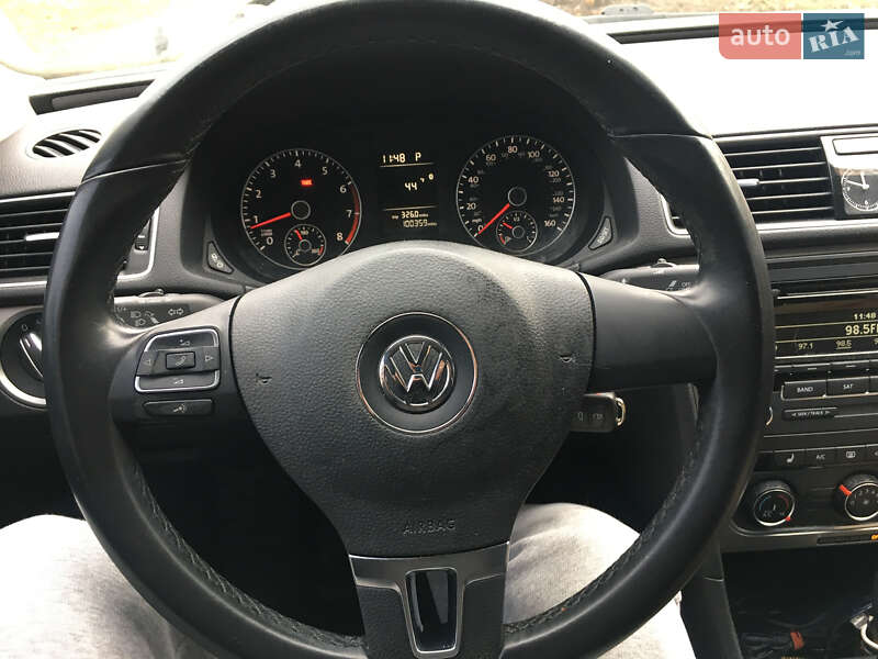 Седан Volkswagen Passat 2014 в Киеве
