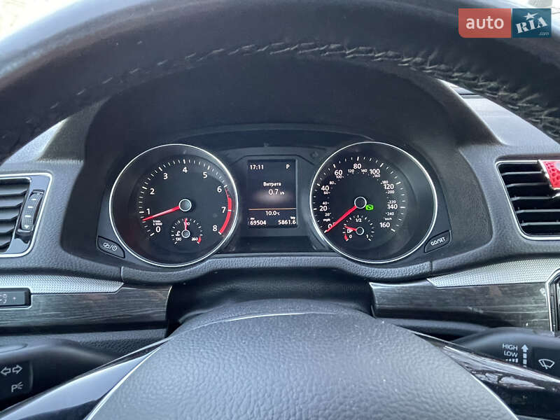 Седан Volkswagen Passat 2018 в Киеве