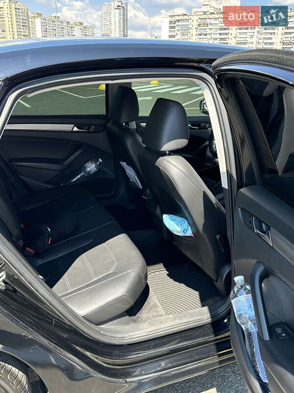 Седан Volkswagen Passat 2014 в Киеве