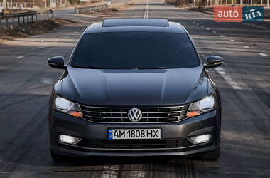 Седан Volkswagen Passat 2015 в Житомире