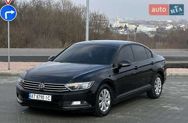 Седан Volkswagen Passat 2015 в Львове