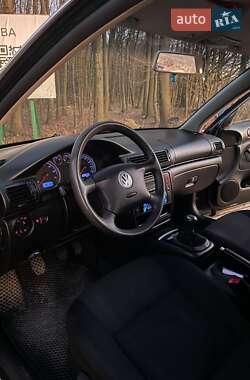 Седан Volkswagen Passat 2002 в Виннице