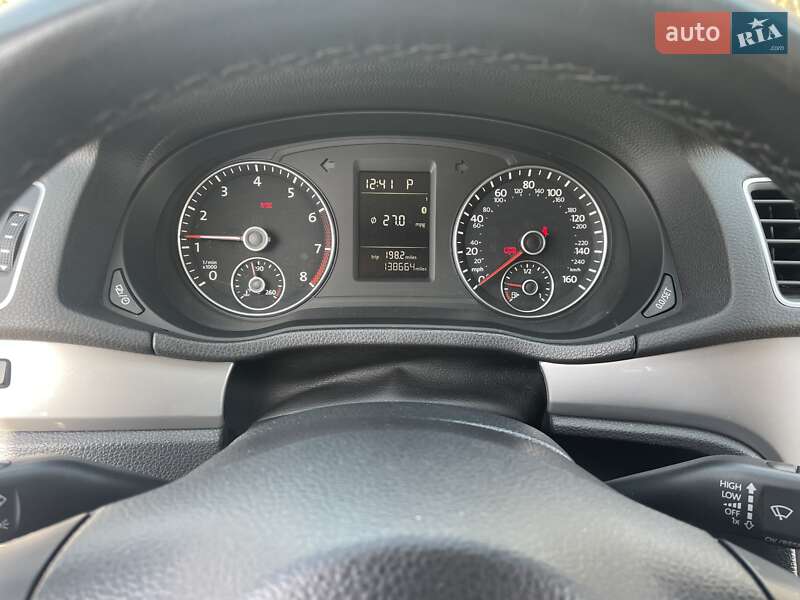 Седан Volkswagen Passat 2014 в Львове