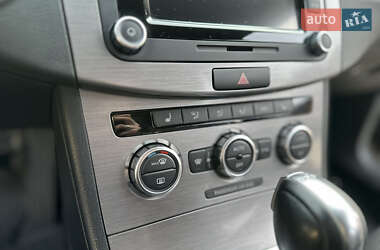 Седан Volkswagen Passat 2013 в 