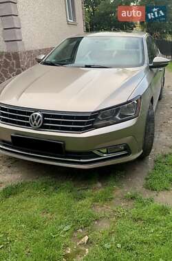 Седан Volkswagen Passat 2015 в 