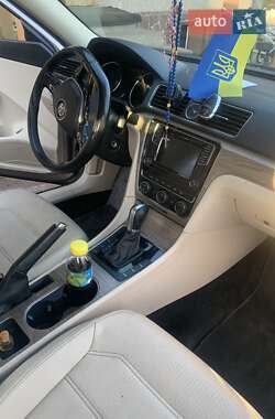 Седан Volkswagen Passat 2015 в 