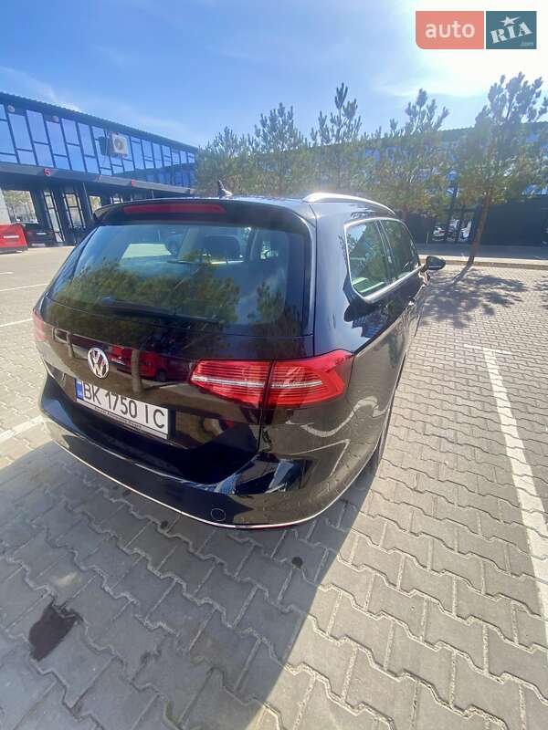 Универсал Volkswagen Passat 2016 в Ровно