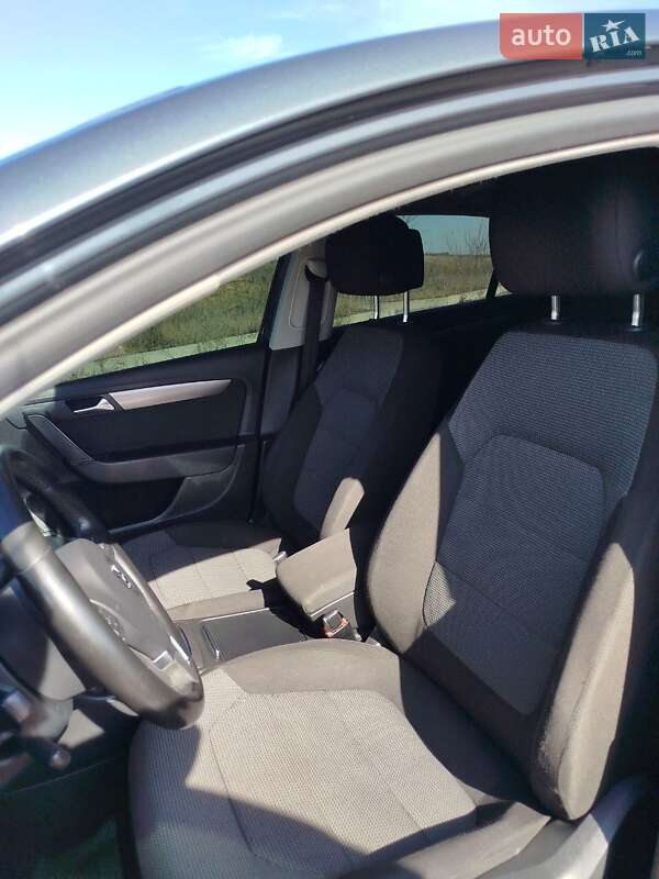 Седан Volkswagen Passat 2010 в Одессе